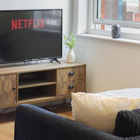 Modern 2-Bed Apartment, Free Parking, City Centre, Netflix & Pet Friendly - Hosted By Stay Host Save Шефилд Екстериор снимка